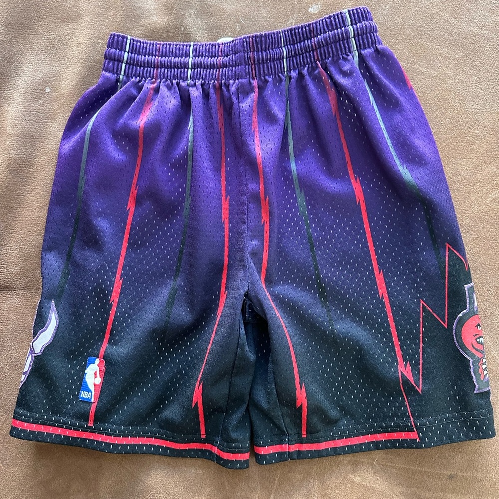 Mitchell & Ness Toronto Raptors Basketball Shorts